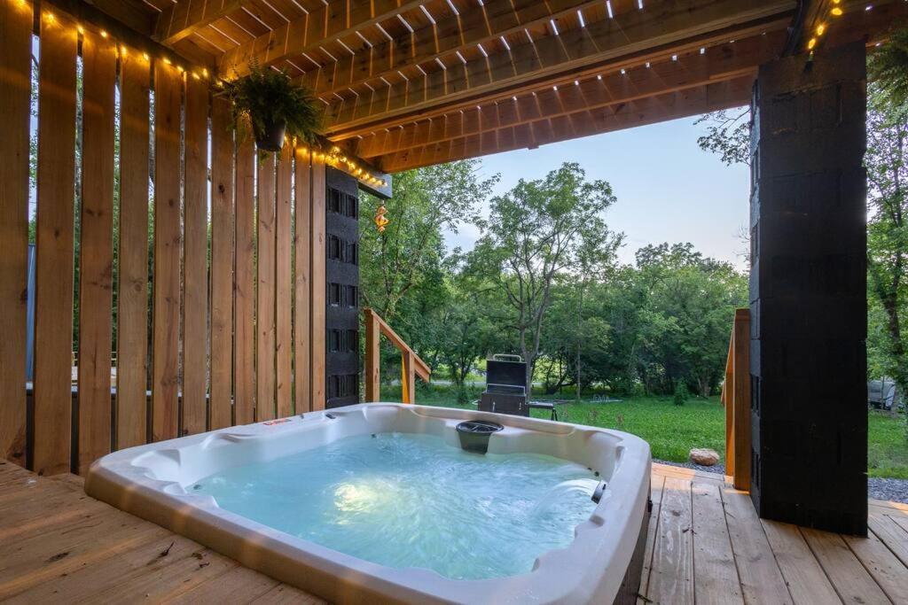Valhalla Cabins Aframes With Hot Tubs & Sauna Cosby Экстерьер фото