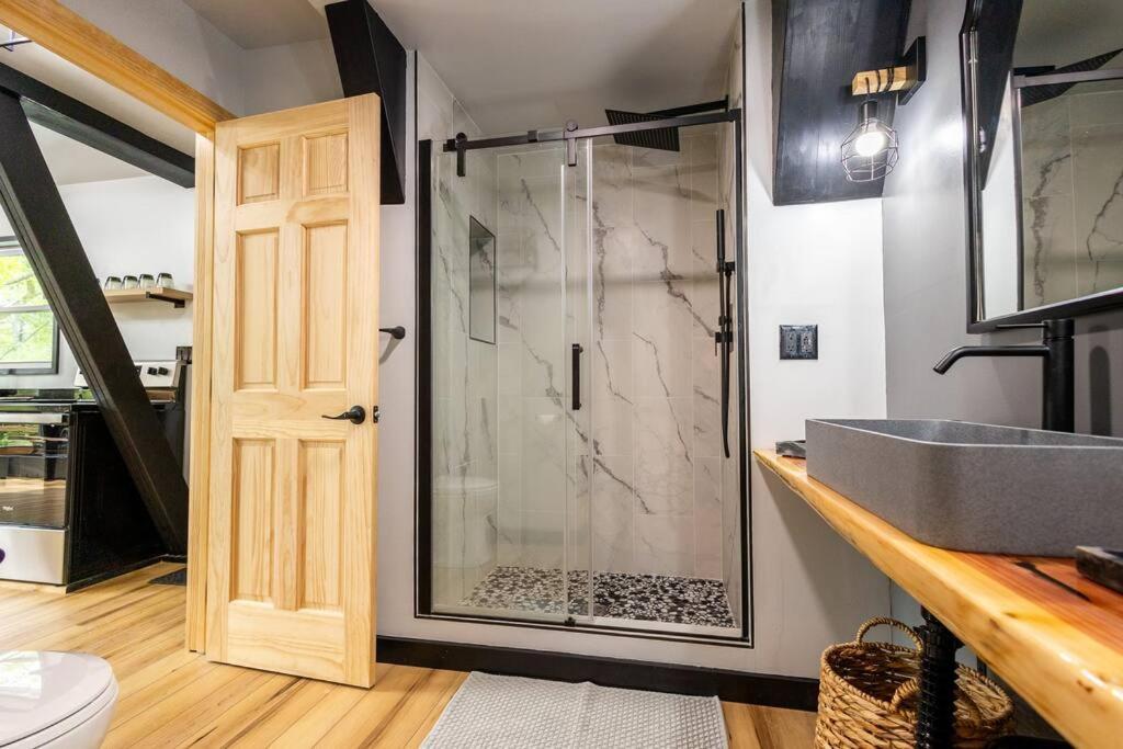 Valhalla Cabins Aframes With Hot Tubs & Sauna Cosby Экстерьер фото