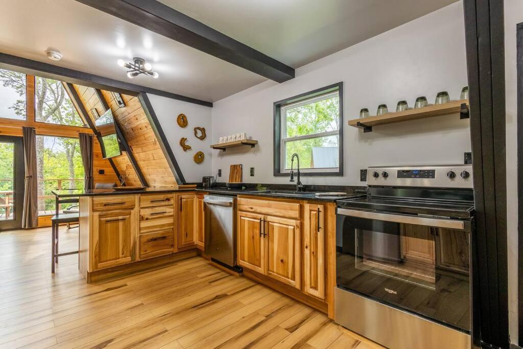 Valhalla Cabins Aframes With Hot Tubs & Sauna Cosby Экстерьер фото